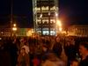 Толпы на Троицком мосту после его разведения :)